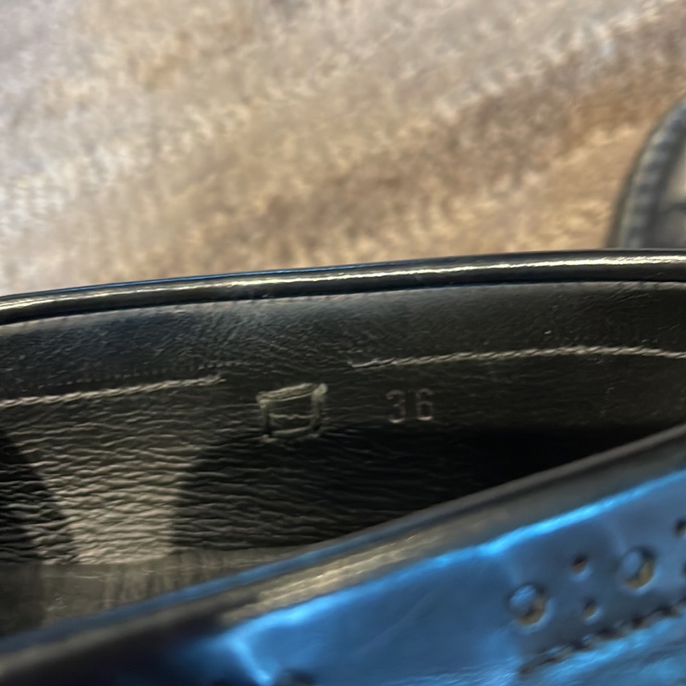 Tods Black Wing Tipped Penny Loafers - Picture 6 of 8